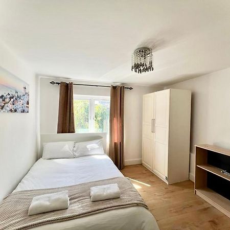 Canary Wharf Holiday Rooms Лондон Екстериор снимка