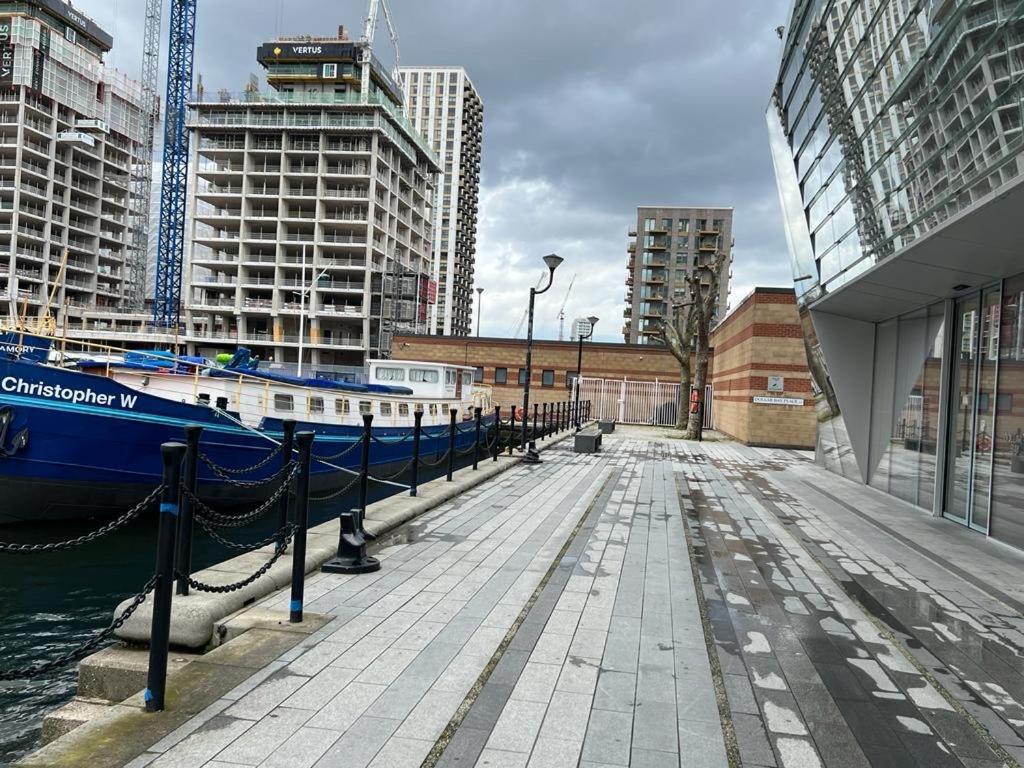 Canary Wharf Holiday Rooms Лондон Екстериор снимка