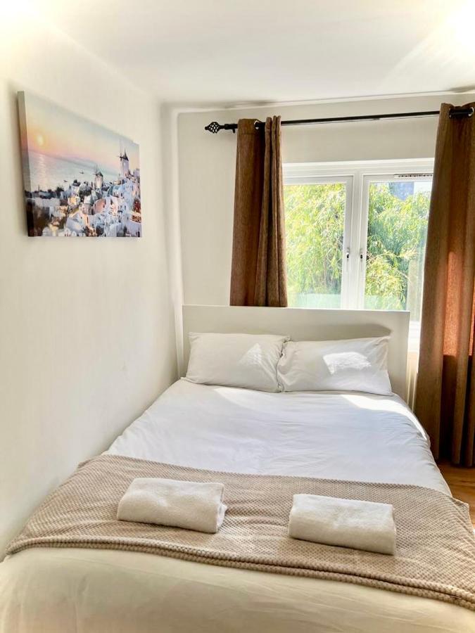 Canary Wharf Holiday Rooms Лондон Екстериор снимка